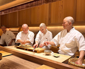 Dinner at Hato (波濤)