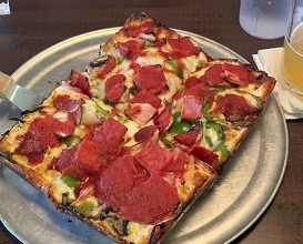 Dinner at Toni's Detroit Style Pizza