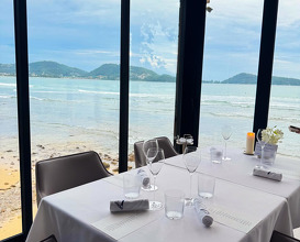 Dinner at L'Arôme by the sea