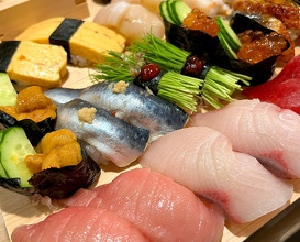 Dinner at 鶴すし