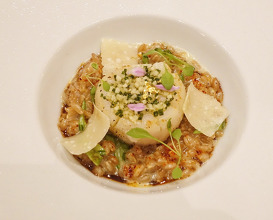 Dinner at ガストロノミー ジョエル・ロブション