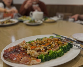 Dinner at 金蓬萊遵古台菜