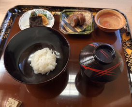 Lunch at Kataori (片折)
