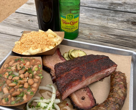 Dinner at 2M Smokehouse