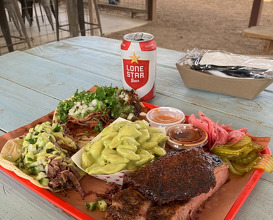 Dinner at 2M Smokehouse