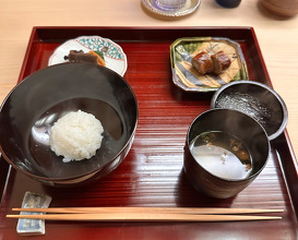 Lunch at Kataori (片折)