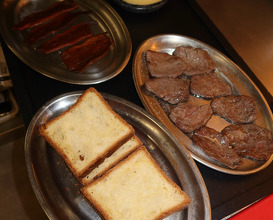 Dinner at Rosewood Villa Magna
