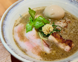 Dinner at Japanese Ramen 五感