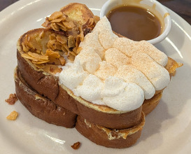 Dinner at Winnie & Ethel's Downtown Diner