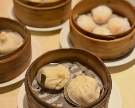Dinner at 香港料理申申西麻布店