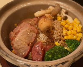 Dinner at 香港料理申申西麻布店