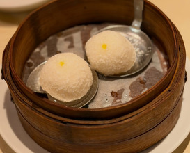 Dinner at 香港料理申申西麻布店