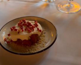 Dinner at Áarstova