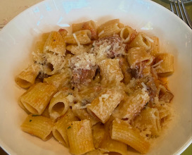 Dinner at a Mano