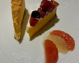 Dinner at Chez Inno (シェ・イノ)