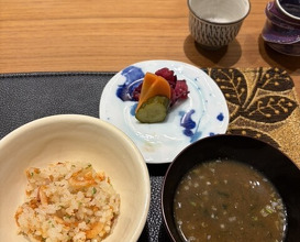 Dinner at Den (傳)