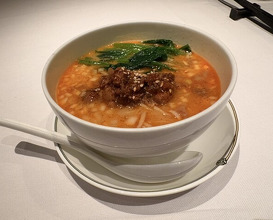 Dinner at Chinese Hanten Fureika (中国飯店 富麗華)