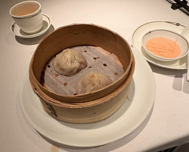 Dinner at Chinese Hanten Fureika (中国飯店 富麗華)