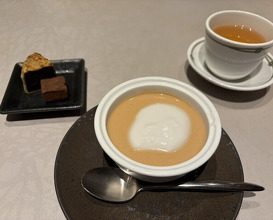 Dinner at Chinese Hanten Fureika (中国飯店 富麗華)