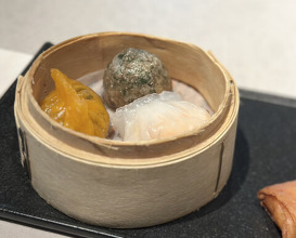Dinner at Chinese Hanten Fureika (中国飯店 富麗華)