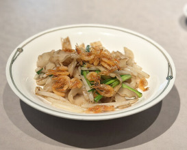 Dinner at Chinese Hanten Fureika (中国飯店 富麗華)