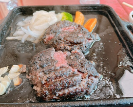 Dinner at Sumiyaki Hamburger Steak Gyusen (炭焼ハンバーグ 牛船)