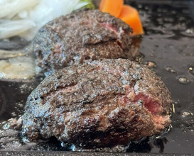 Dinner at Sumiyaki Hamburger Steak Gyusen (炭焼ハンバーグ 牛船)