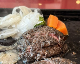 Dinner at Sumiyaki Hamburger Steak Gyusen (炭焼ハンバーグ 牛船)