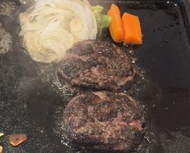 Dinner at Sumiyaki Hamburger Steak Gyusen (炭焼ハンバーグ 牛船)