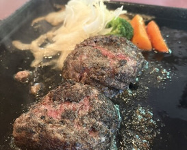 Dinner at Sumiyaki Hamburger Steak Gyusen (炭焼ハンバーグ 牛船)