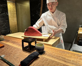 Dinner at HATSUNEZUSHI (初音鮨)