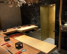 Dinner at HATSUNEZUSHI (初音鮨)