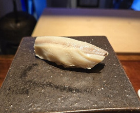 Dinner at HATSUNEZUSHI (初音鮨)