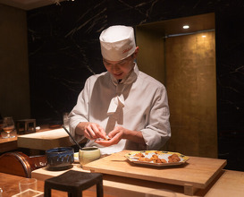 Dinner at HATSUNEZUSHI (初音鮨)