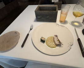 Dinner at Installation Table ENSO L'asymetrie du calme (Installation Table ENSO L'asymetrie du calme)