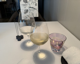 Dinner at Installation Table ENSO L'asymetrie du calme (Installation Table ENSO L'asymetrie du calme)