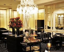 Dinner at Gastronomy Joel Robuchon (ガストロノミー ジョエル・ロブション)