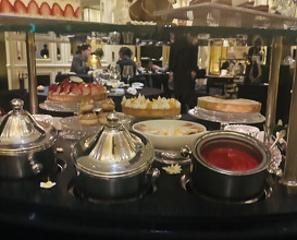 Dinner at Gastronomy Joel Robuchon (ガストロノミー ジョエル・ロブション)