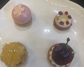 Dinner at Gastronomy Joel Robuchon (ガストロノミー ジョエル・ロブション)