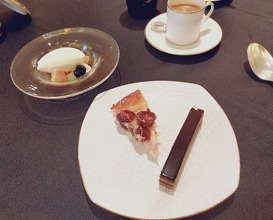 Dinner at Gastronomy Joel Robuchon (ガストロノミー ジョエル・ロブション)