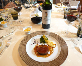 Dinner at Gastronomy Joel Robuchon (ガストロノミー ジョエル・ロブション)