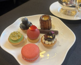 Dinner at Gastronomy Joel Robuchon (ガストロノミー ジョエル・ロブション)