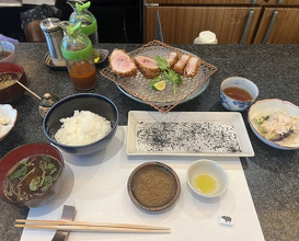 Dinner at Tonkatsu Mange (とんかつ マンジェ)