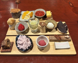 Dinner at Restaurant SNOW (レストラン スノゥ)