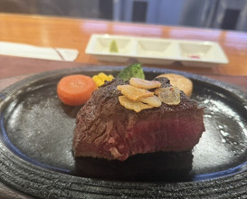 Dinner at BARON (ステーキハウス バロン)