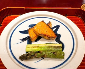 Dinner at Suyama (壽山)