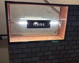 Dinner at tens. (tens.)