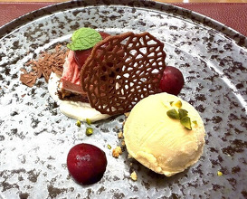 Dinner at Tout La Joie Ism (トゥ・ラ・ジョア イズム)