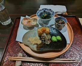 Dinner at Regional cuisine Tsugumi (郷土料理 嗣味)
