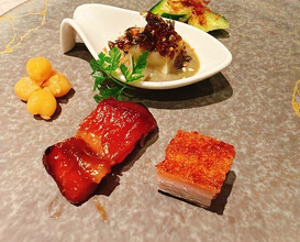 Dinner at Chinese Hanten Fureika (中国飯店 富麗華)